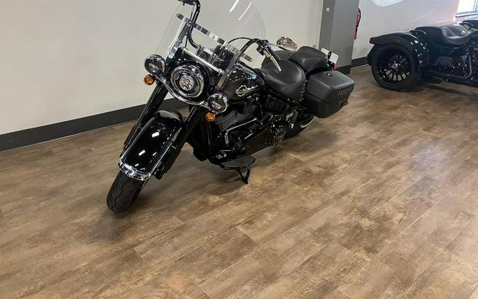 2019 Harley-Davidson® FLHCS - Heritage Classic 114