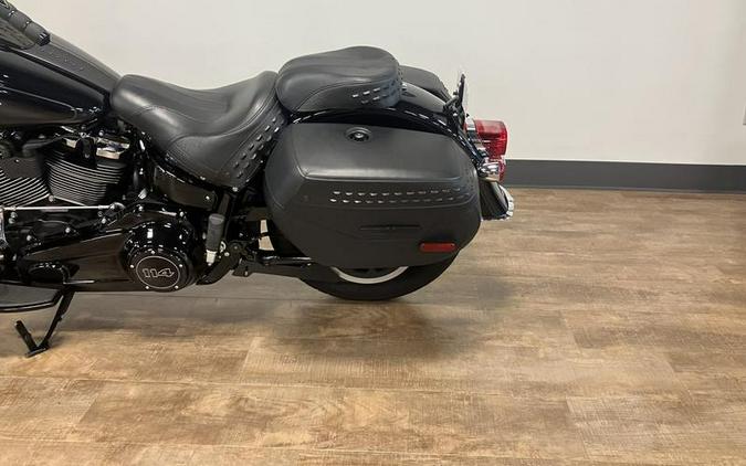 2019 Harley-Davidson® FLHCS - Heritage Classic 114