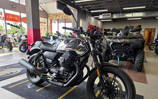 2025 Moto Guzzi V7 Stone