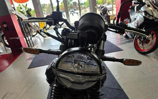 2025 Moto Guzzi V7 Stone