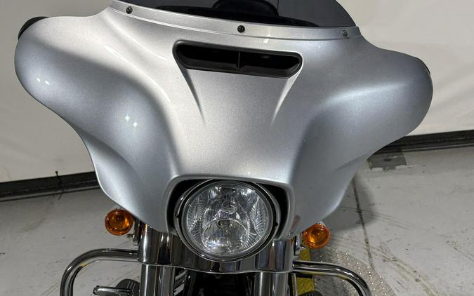 2014 Harley-Davidson® Street Glide® Brilliant Silver