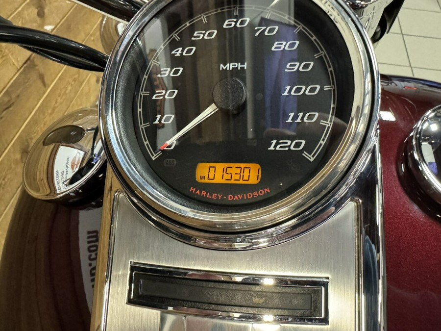 2018 Harley-Davidson® Road King® Twisted Cherry FLHR