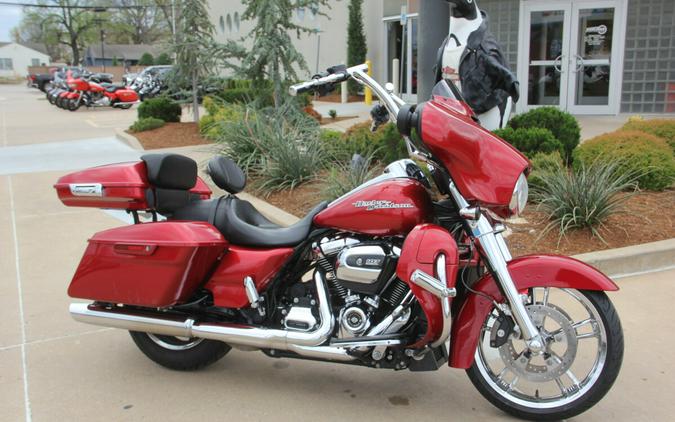 2018 Harley-Davidson Street Glide Wicked Red