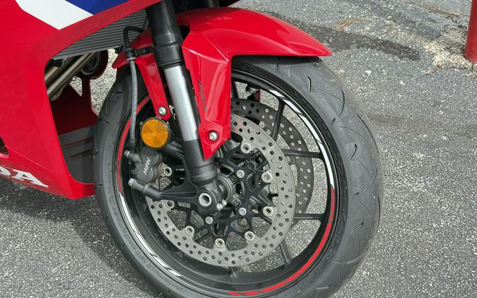 2026 Honda CBR650R E-Clutch Grand Prix Red - 202980