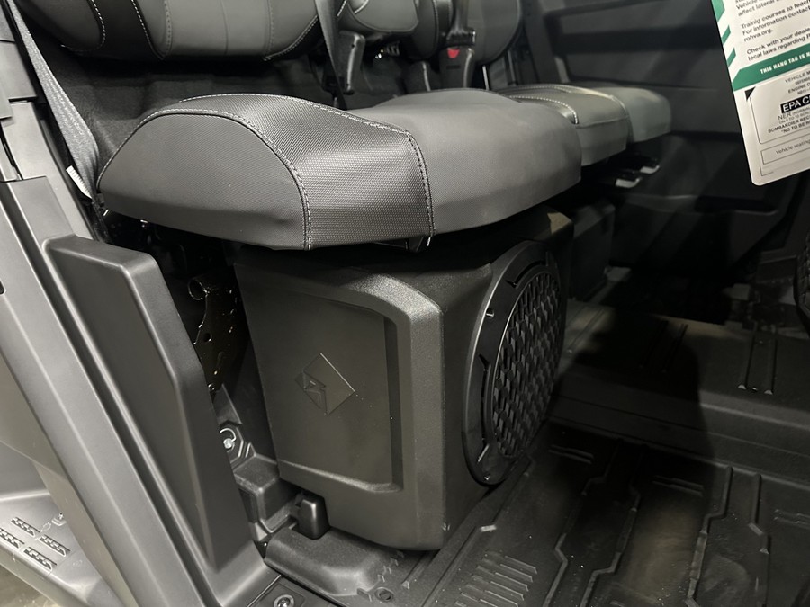 2027 Can-Am Defender XU Limited HD11