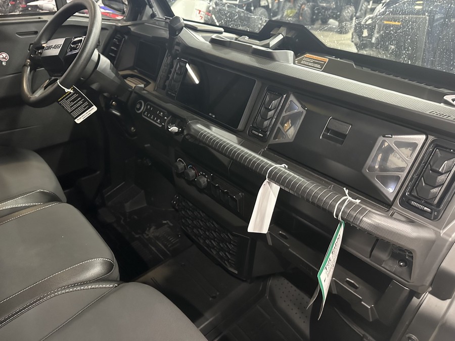 2027 Can-Am Defender XU Limited HD11
