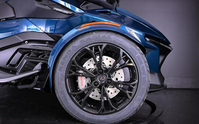 2023 Can-Am® Spyder RT Limited Dark Wheels