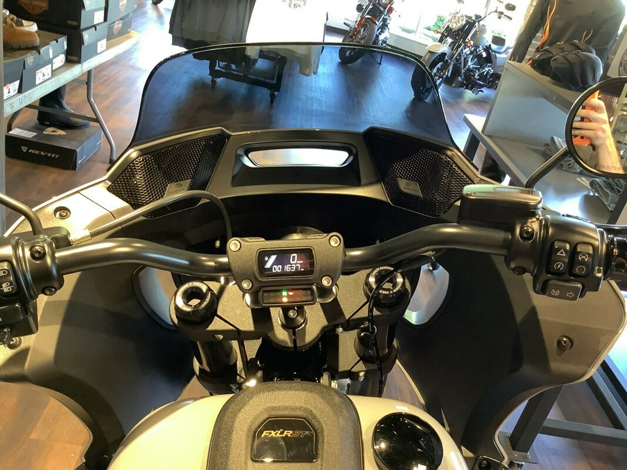 Harley-Davidson® Low Rider® ST 2024 FXLRST U533-24 Billiard Gray