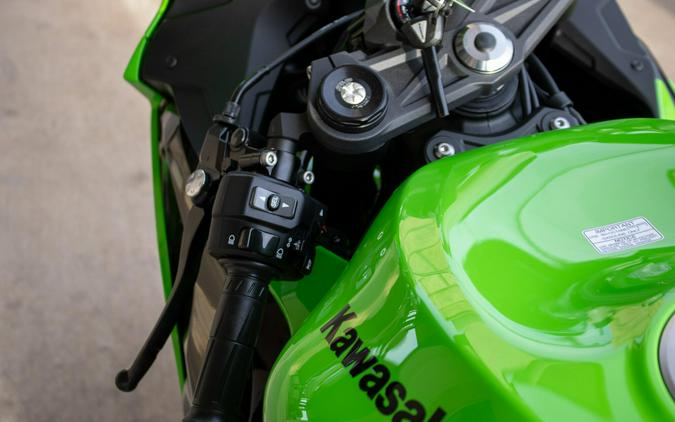 2026 KAWASAKI NINJA ZX6R