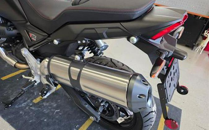 2025 Moto Guzzi V85 Strada