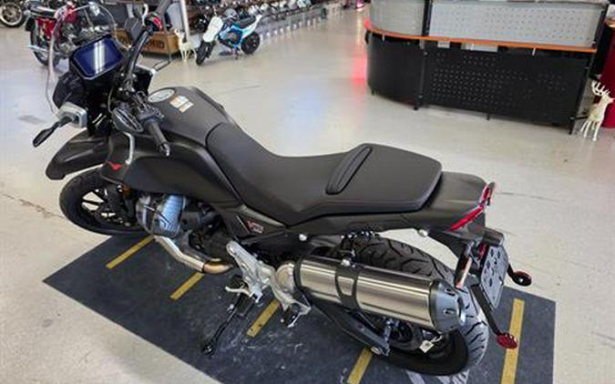 2025 Moto Guzzi V85 Strada