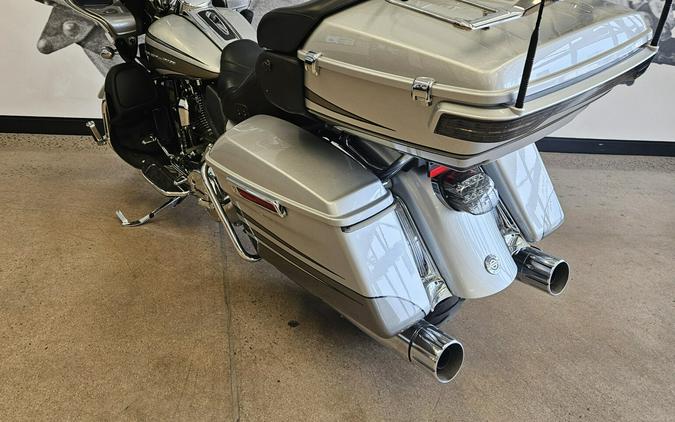 2016 CVO Road Glide Ultra FLTRUSE