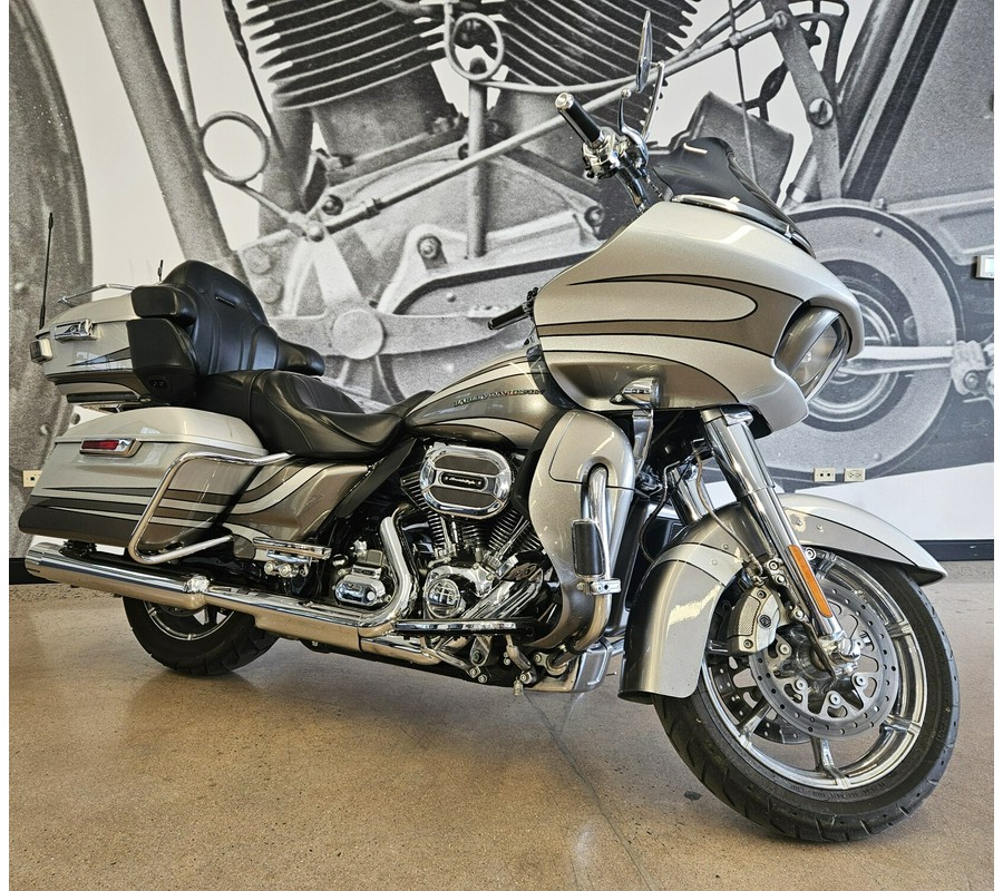2016 CVO Road Glide Ultra FLTRUSE