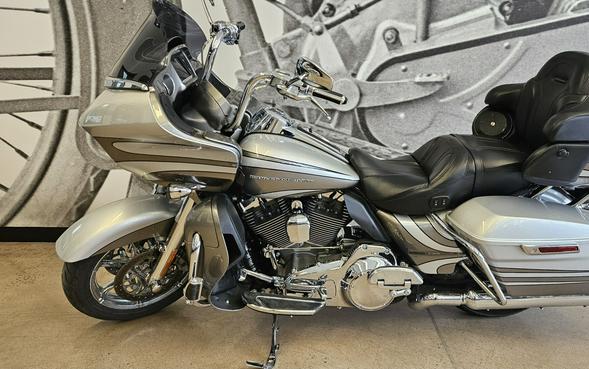 2016 CVO Road Glide Ultra FLTRUSE