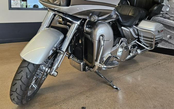 2016 CVO Road Glide Ultra FLTRUSE