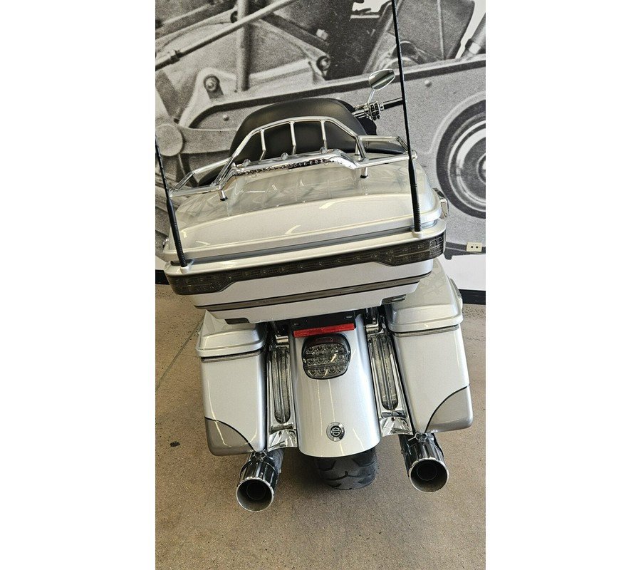 2016 CVO Road Glide Ultra FLTRUSE