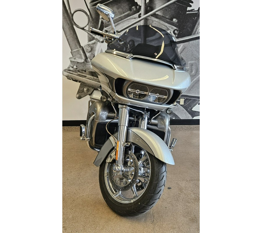 2016 CVO Road Glide Ultra FLTRUSE