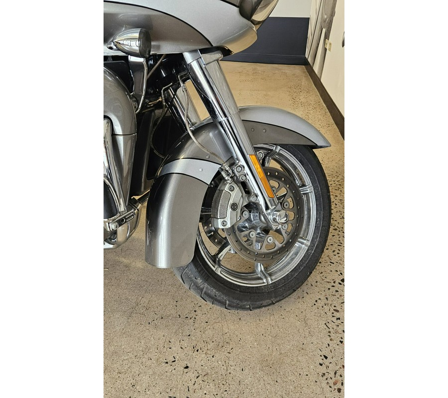 2016 CVO Road Glide Ultra FLTRUSE