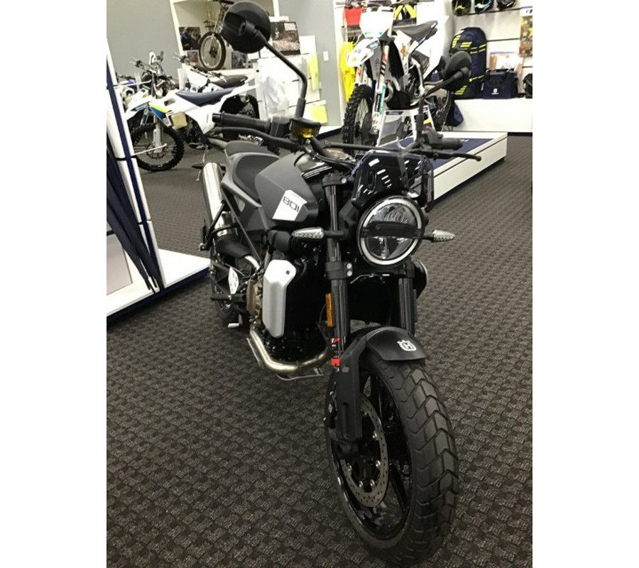 2025 Husqvarna Svartpilen 801