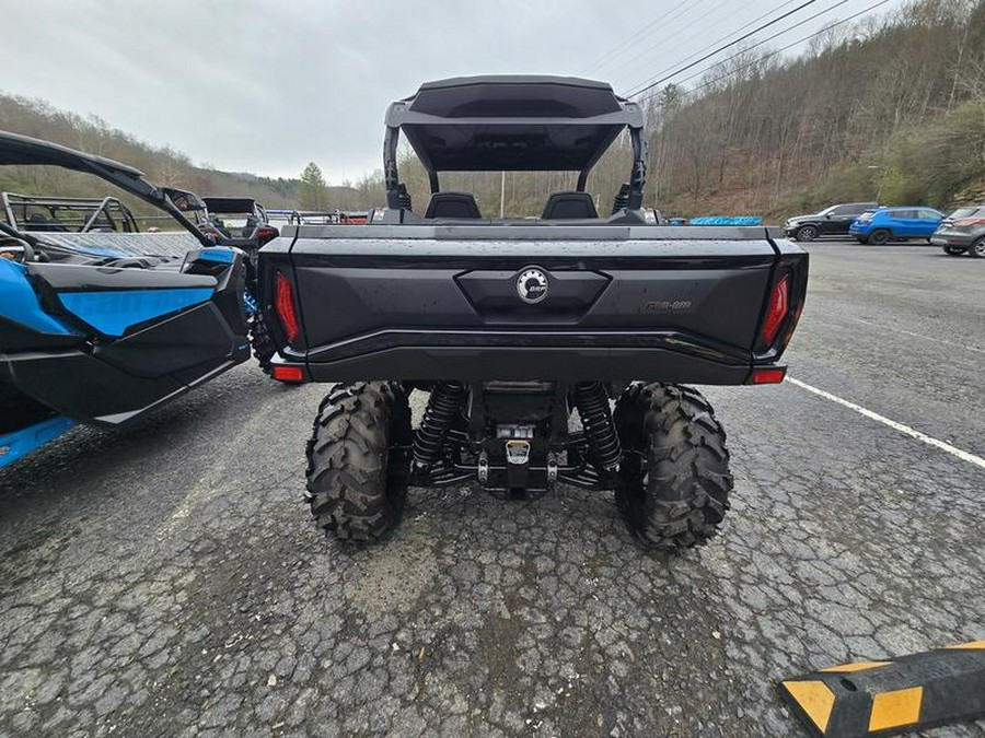 2025 Can-Am® Commander XT 700