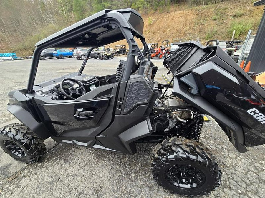 2025 Can-Am® Commander XT 700