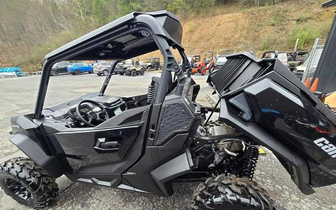 2025 Can-Am® Commander XT 700