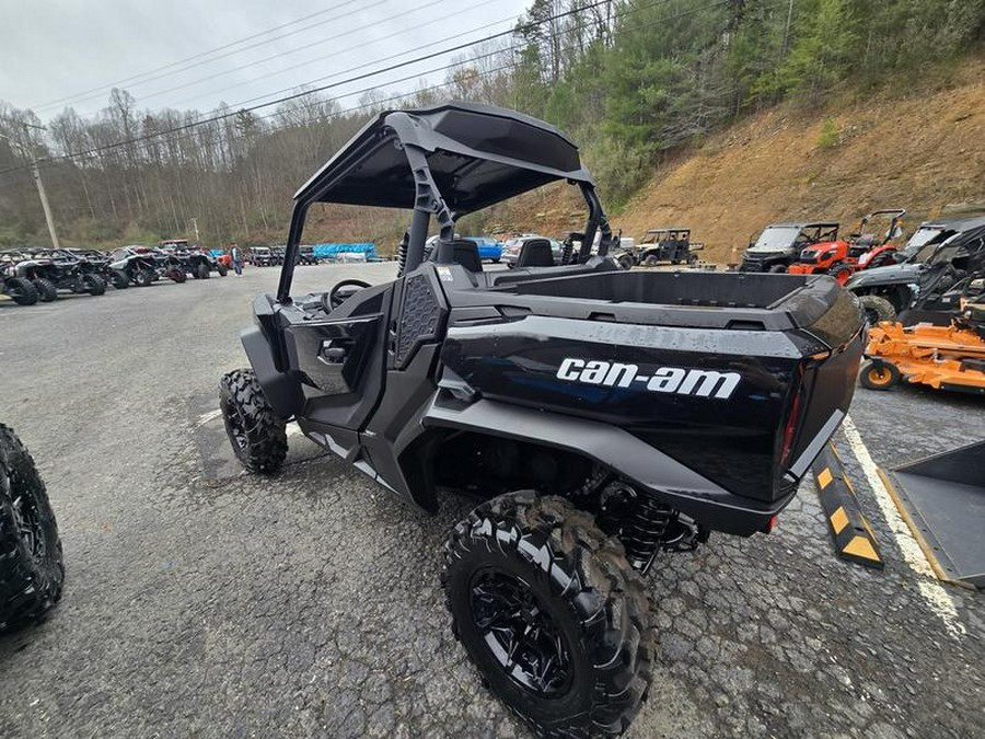 2025 Can-Am® Commander XT 700
