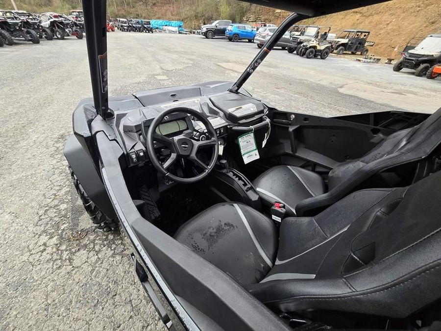 2025 Can-Am® Commander XT 700
