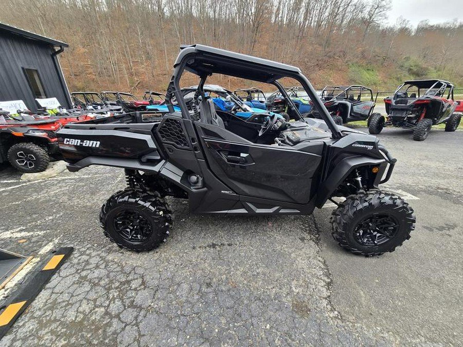 2025 Can-Am® Commander XT 700