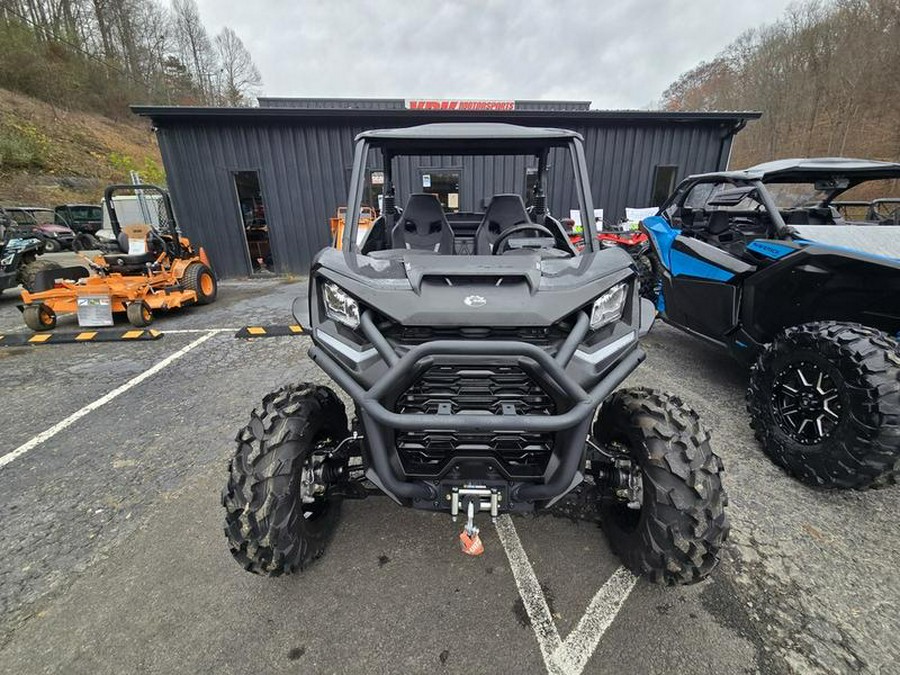 2025 Can-Am® Commander XT 700