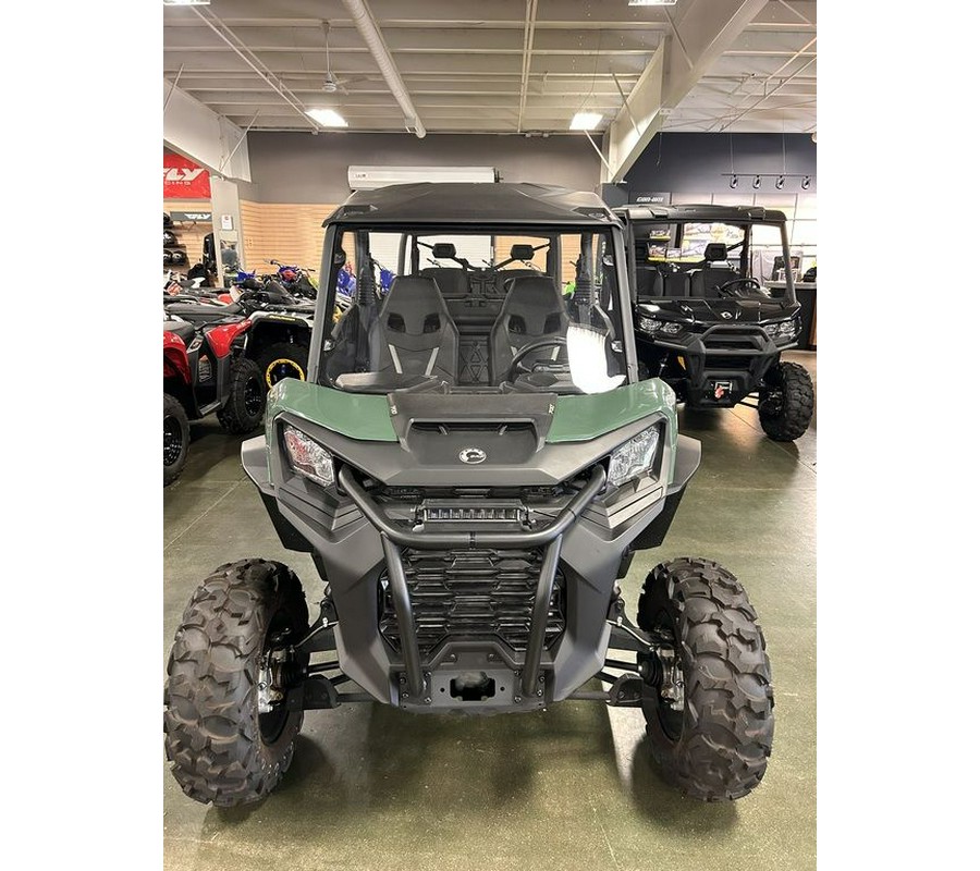 2023 Can-Am® Commander DPS 700