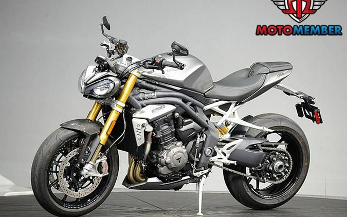 2022 Triumph Speed Triple 1200 RS Matte Silver Ice