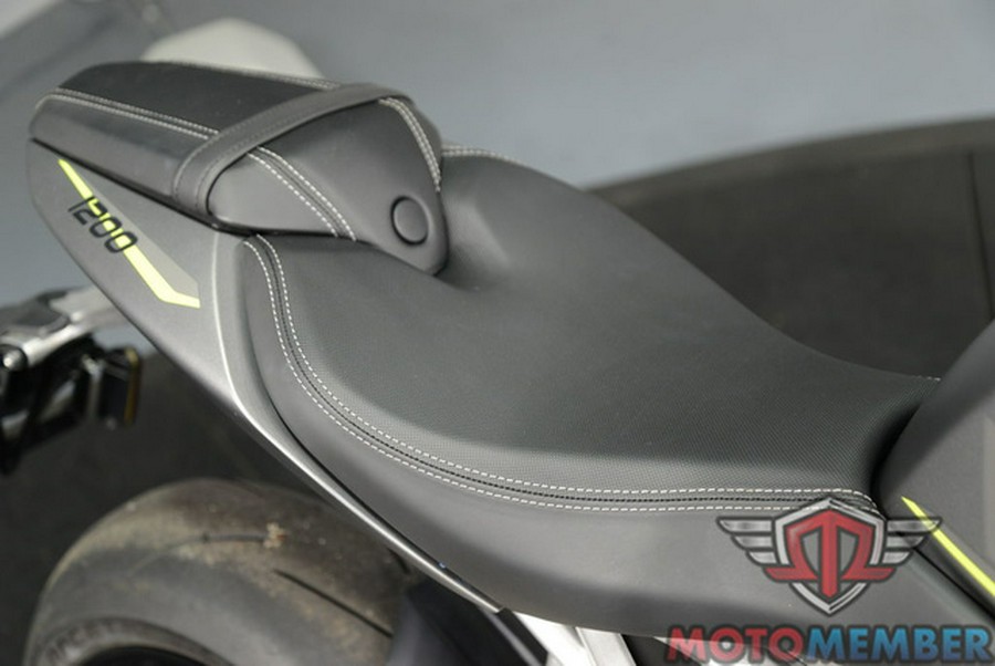 2022 Triumph Speed Triple 1200 RS Matte Silver Ice