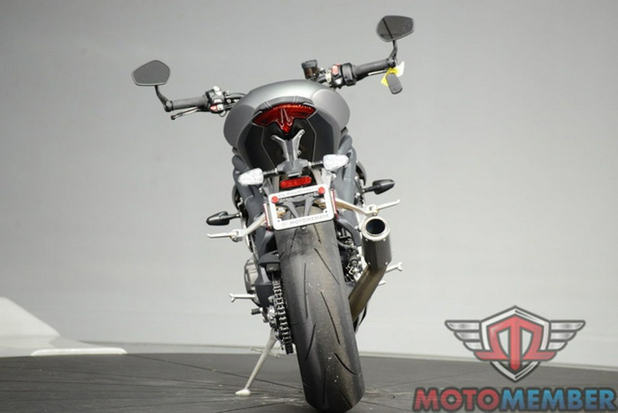 2022 Triumph Speed Triple 1200 RS Matte Silver Ice