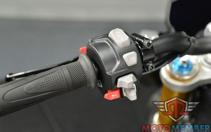 2022 Triumph Speed Triple 1200 RS Matte Silver Ice