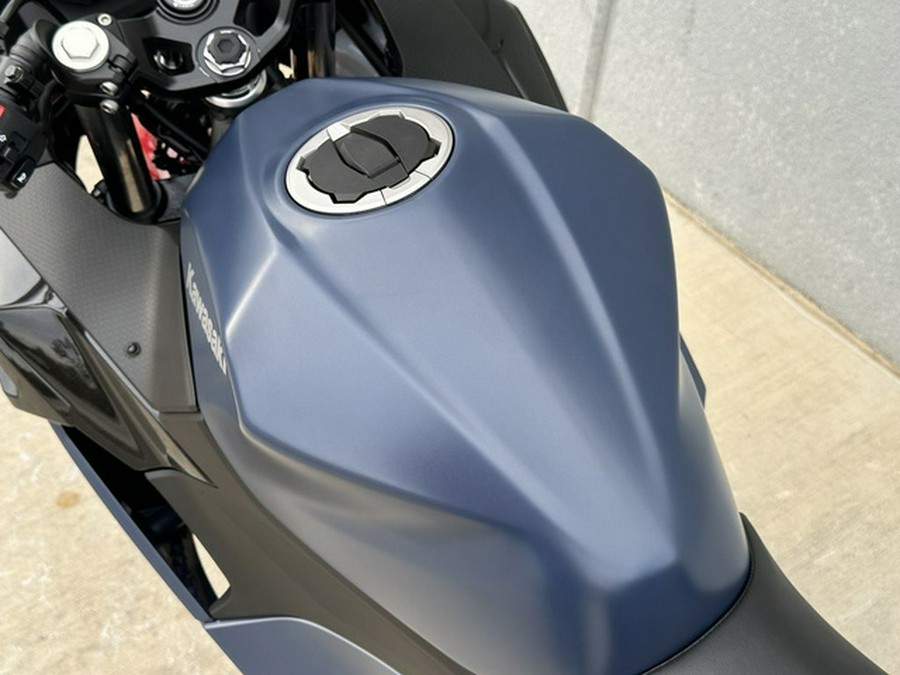 2026 Kawasaki Ninja 500 ABS Metallic Matte Twilight Blue SE ABS