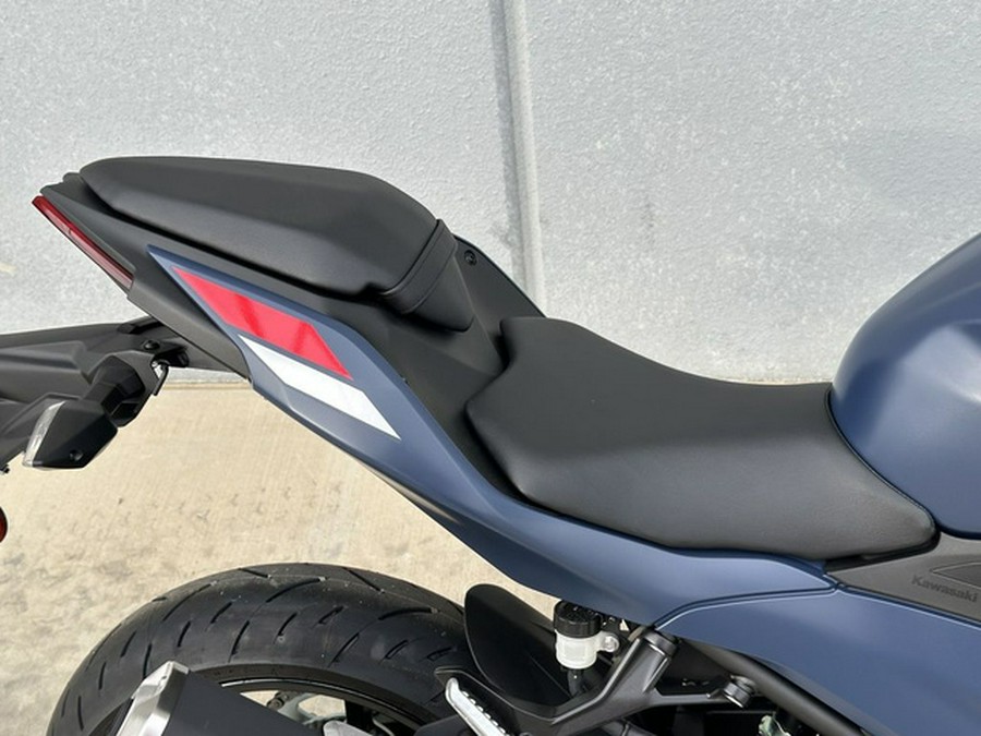 2026 Kawasaki Ninja 500 ABS Metallic Matte Twilight Blue SE ABS