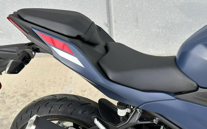 2026 Kawasaki Ninja 500 ABS Metallic Matte Twilight Blue SE ABS