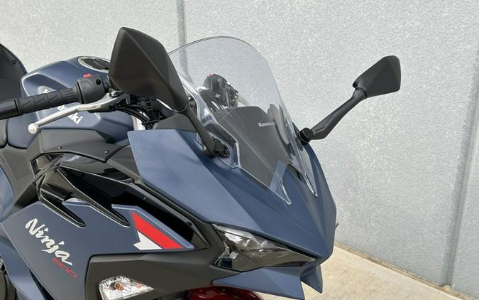 2026 Kawasaki Ninja 500 ABS Metallic Matte Twilight Blue SE ABS