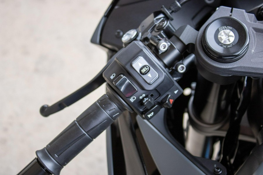 2026 KAWASAKI NINJA ZX6R