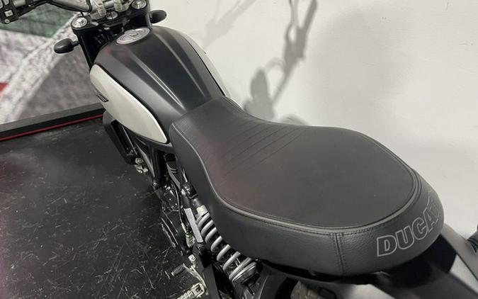 2022 Ducati Scrambler Icon Dark