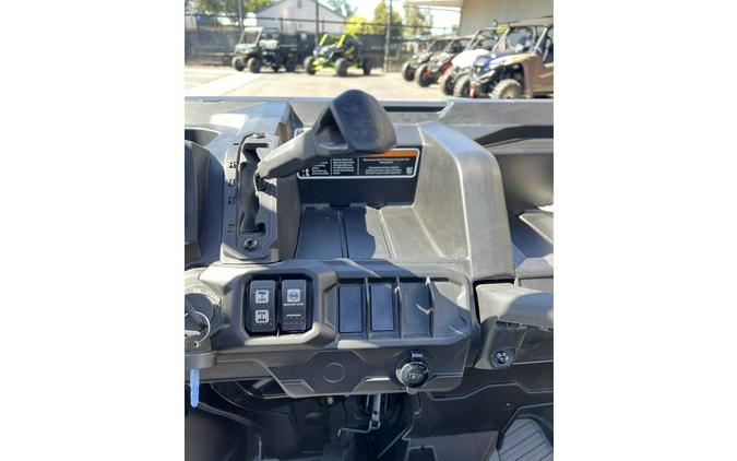 2023 Can-Am Defender Max DPS HD7