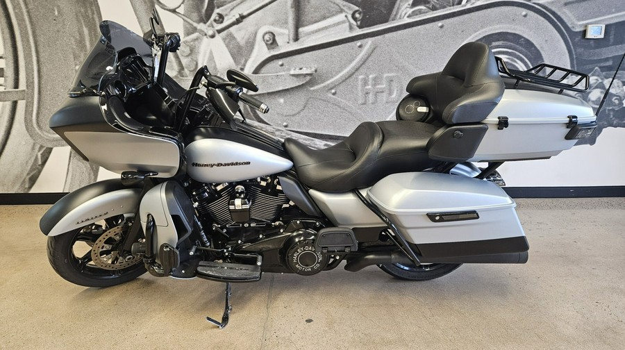 2020 Road Glide Limited FLTRK