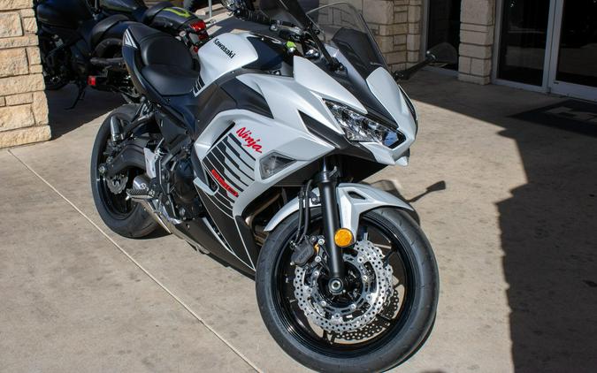 2026 KAWASAKI NINJA ZX6R