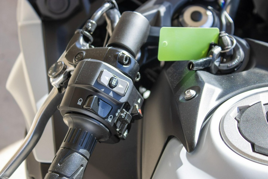 2026 KAWASAKI NINJA ZX6R