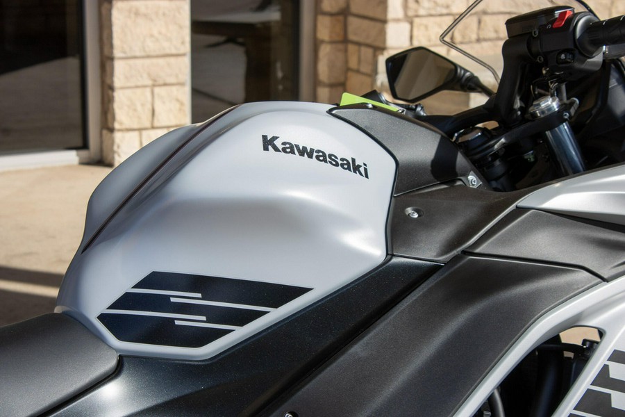 2026 KAWASAKI NINJA ZX6R