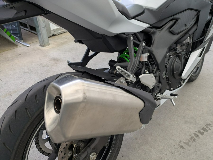 2025 Kawasaki Ninja® ZX™-4RR KRT Edition ABS