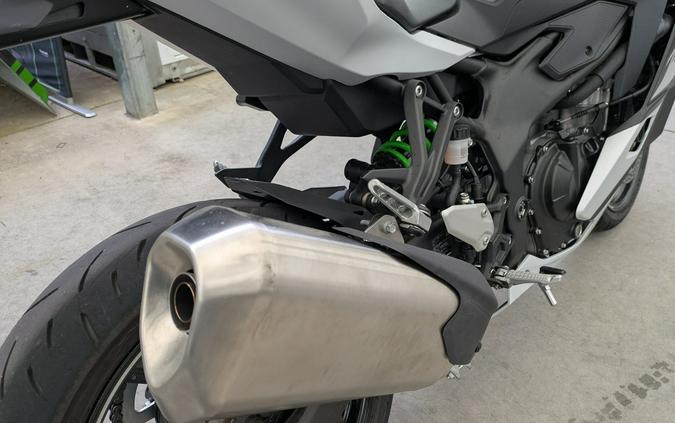 2025 Kawasaki Ninja® ZX™-4RR KRT Edition ABS