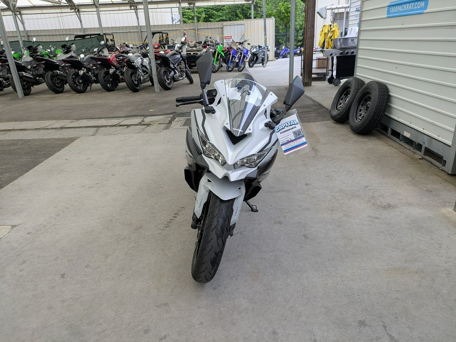 2025 Kawasaki Ninja® ZX™-4RR KRT Edition ABS