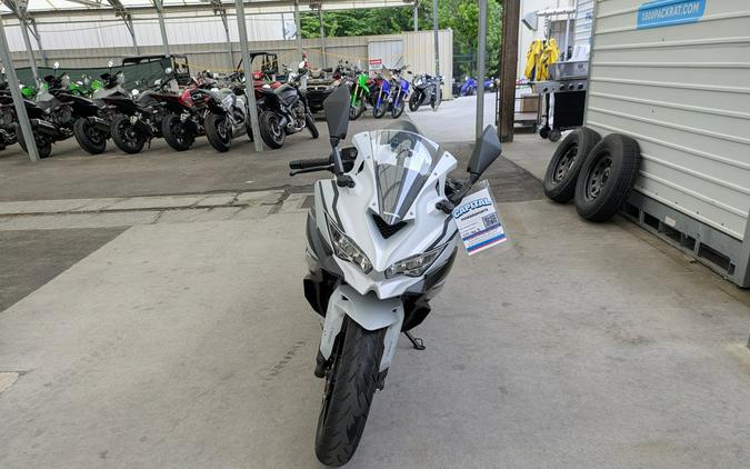 2025 Kawasaki Ninja® ZX™-4RR KRT Edition ABS